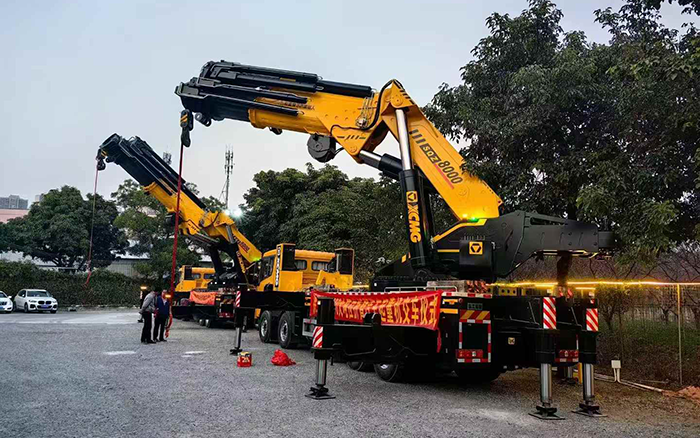 币游国际折叠臂起重机批量交付东南助力桥梁建设