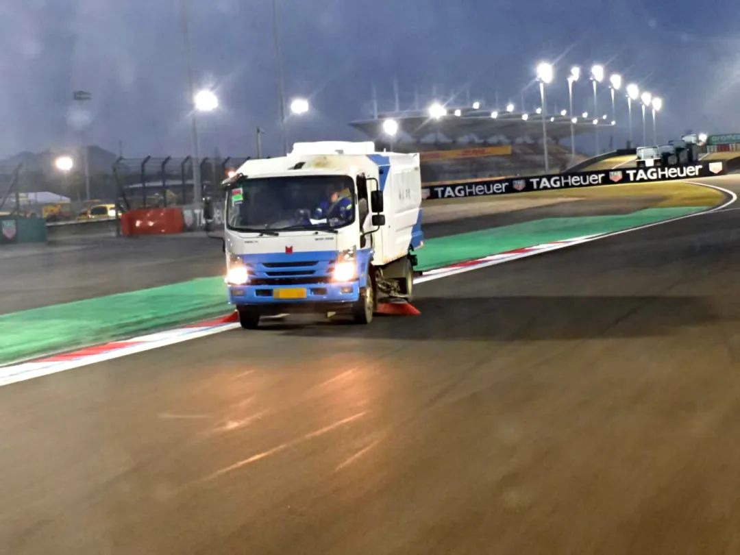 起猛了，居然在上海F1赛场上看到了TA...