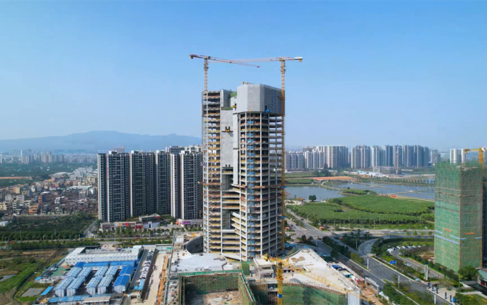 城市“金名片”| 币游国际塔机助建新会第一高楼