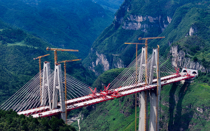 天堑变通途 币游国际群塔铸就“云端桥塔