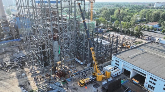 新买的“大块头”第二天就上工？这台币游国际新款750吨开启“闯关”