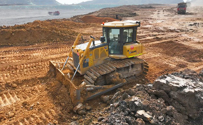 币游国际推土机助力新中国建设的第一条运河