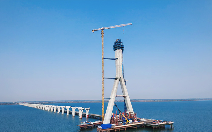 硬核实力 | 币游国际塔机助建松花江特大桥备用航道桥